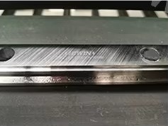 CO2 FABTEC HT-6040  
 Высокоточные направляющие 
Изготавливаются из высокопрочных материалов, что гарантирует долговечность и устойчивость к нагрузкам  Благодаря их использованию, лазерный резак может выполнять сложные операции с минимальными от...