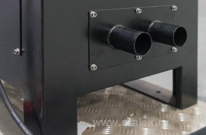 STALEX 
  Устойчивость  
 Опорная часть станка оснащена отверстиями для крепления к полу, что повышает его устойчивость в процессе работы  
