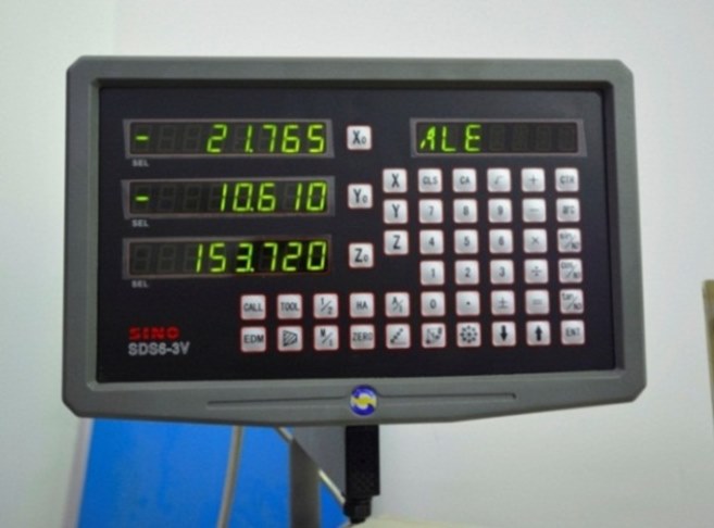 Metal Master X36100k Многофункциональная УЦИ SINO SDS6-3V позволяет отслеживать перемещение по трем осям 