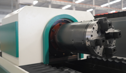 OREE LASER FM3015AT6 1500W Raycus  Задний пневматический зажимной патрон 