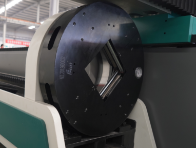 OREE LASER FM3015AT6 1500W Raycus  Передний пневматический зажимной патрон 